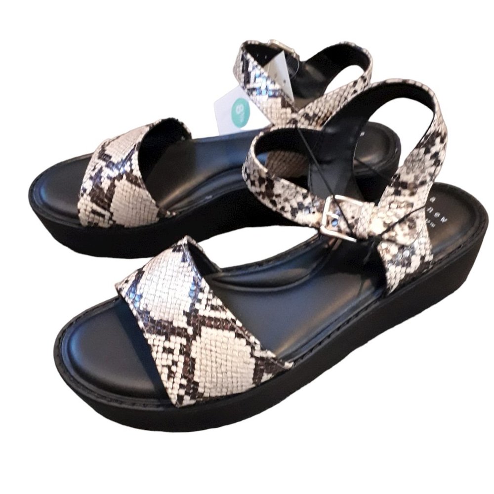 Sandalias con estampado de piel de serpiente marca Ivy Heals